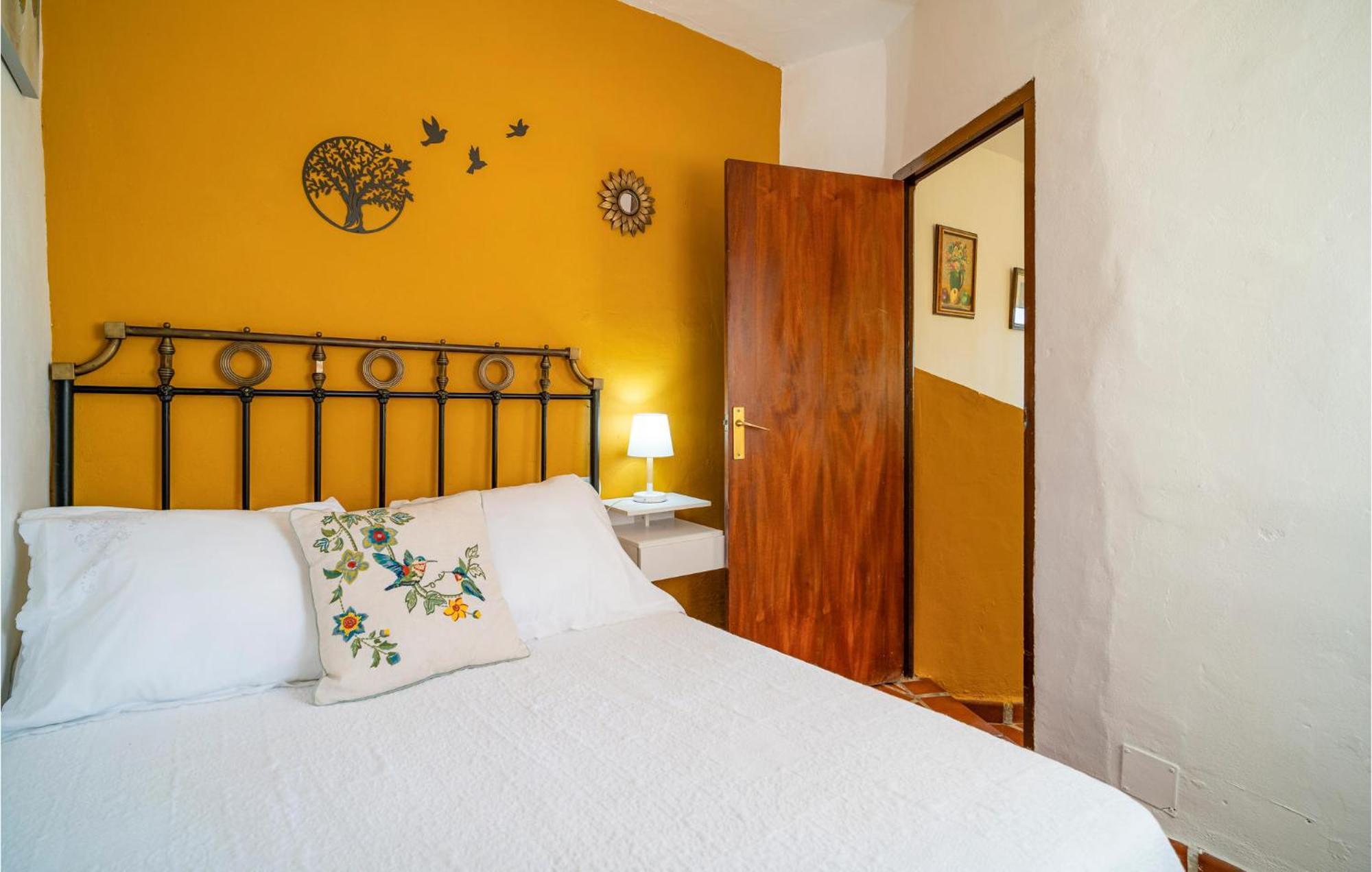 Amazing Cottage In Algatocin With Kitchen エクステリア 写真