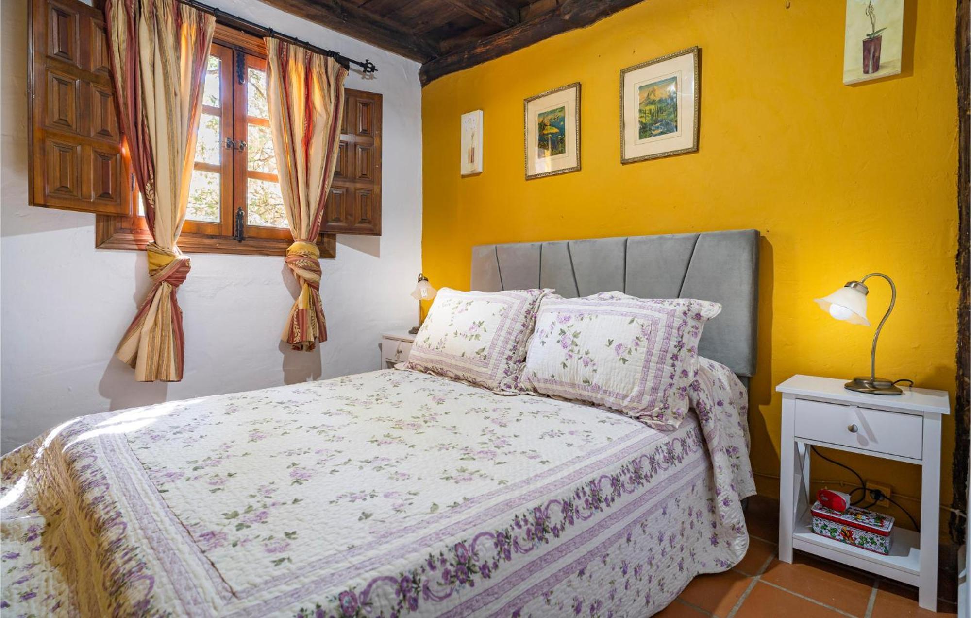 Amazing Cottage In Algatocin With Kitchen エクステリア 写真